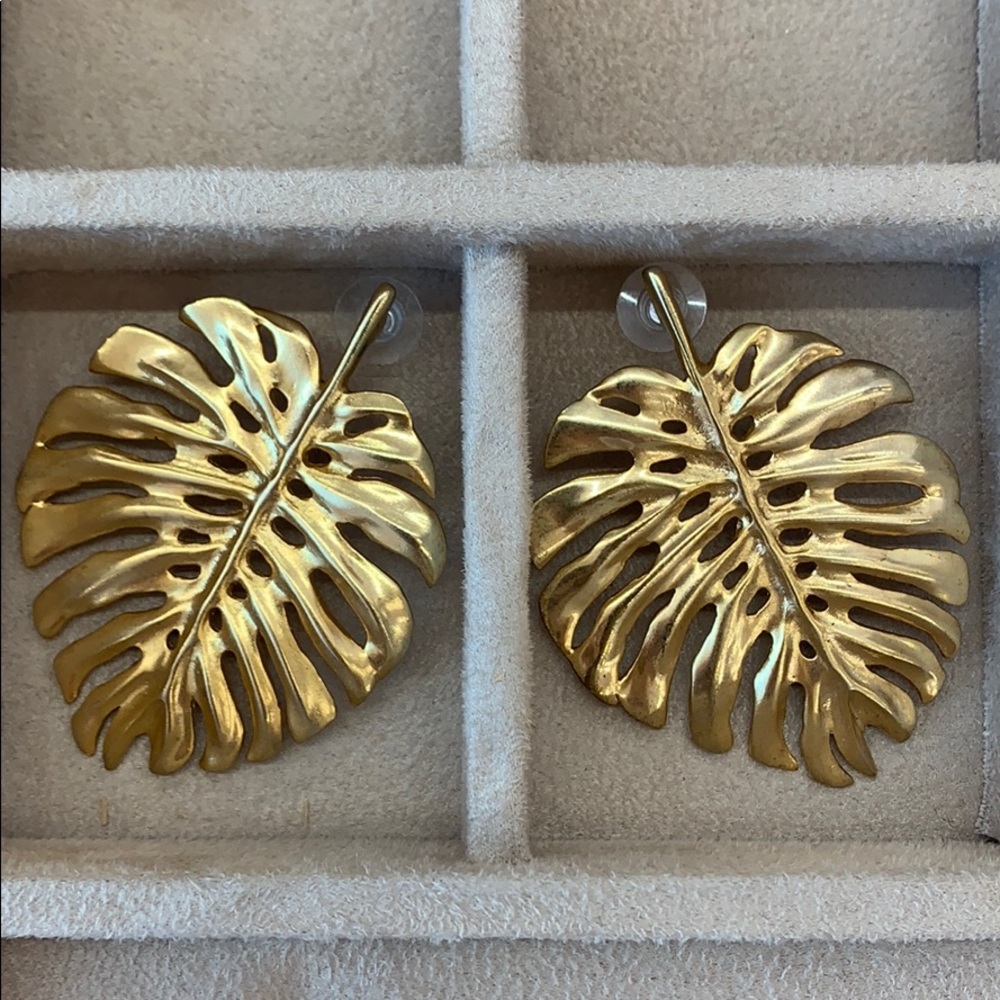Oscar de la renta earrings